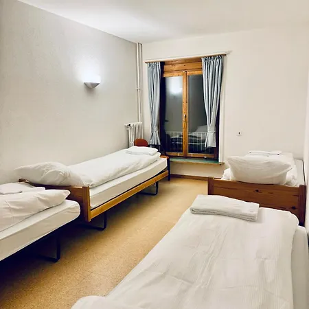 아파트 Ski-ferienwohnung Fuer Gruppen & Familien, Grueenistrasse 21, 7270 Davos Platz