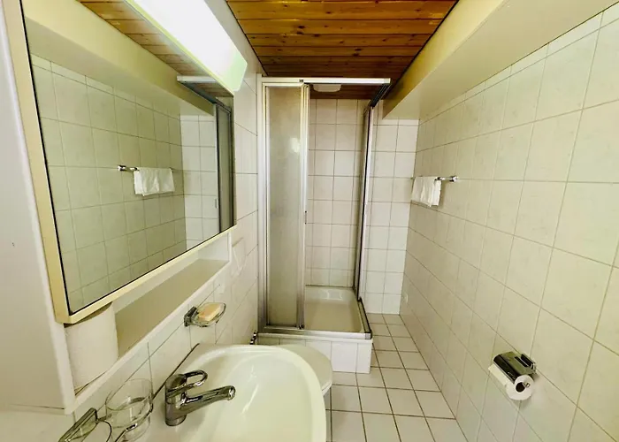 Ski-ferienwohnung Fuer Gruppen & Familien, Grueenistrasse 21, 7270 Davos Platz 公寓 Bolgen